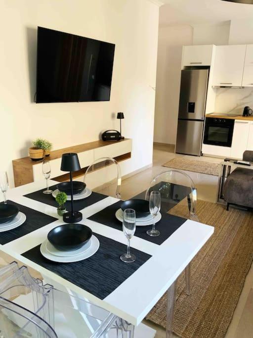 2 Bedroom Family Apartment With Free Parking Thessaloniki Exterior photo