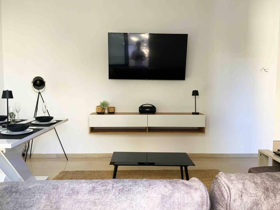 2 Bedroom Family Apartment With Free Parking Thessaloniki Exterior photo